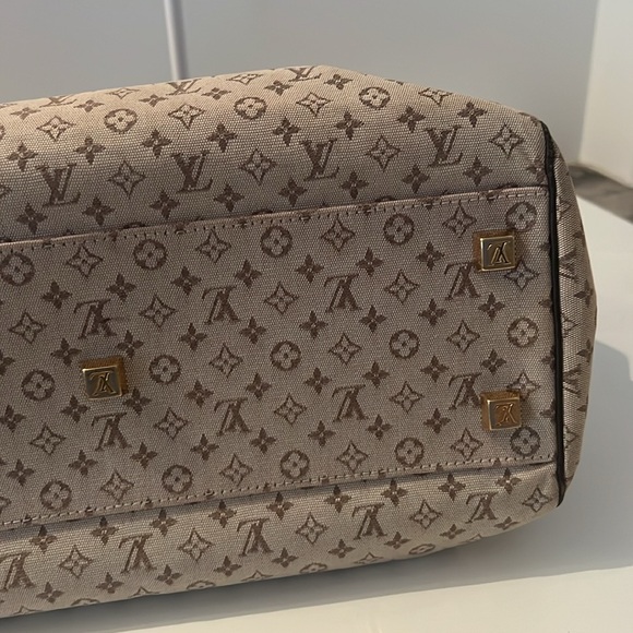 Louis Vuitton Light Tan Brown LV Josephine MG Canvas Handbag - Picture 5 of 17
